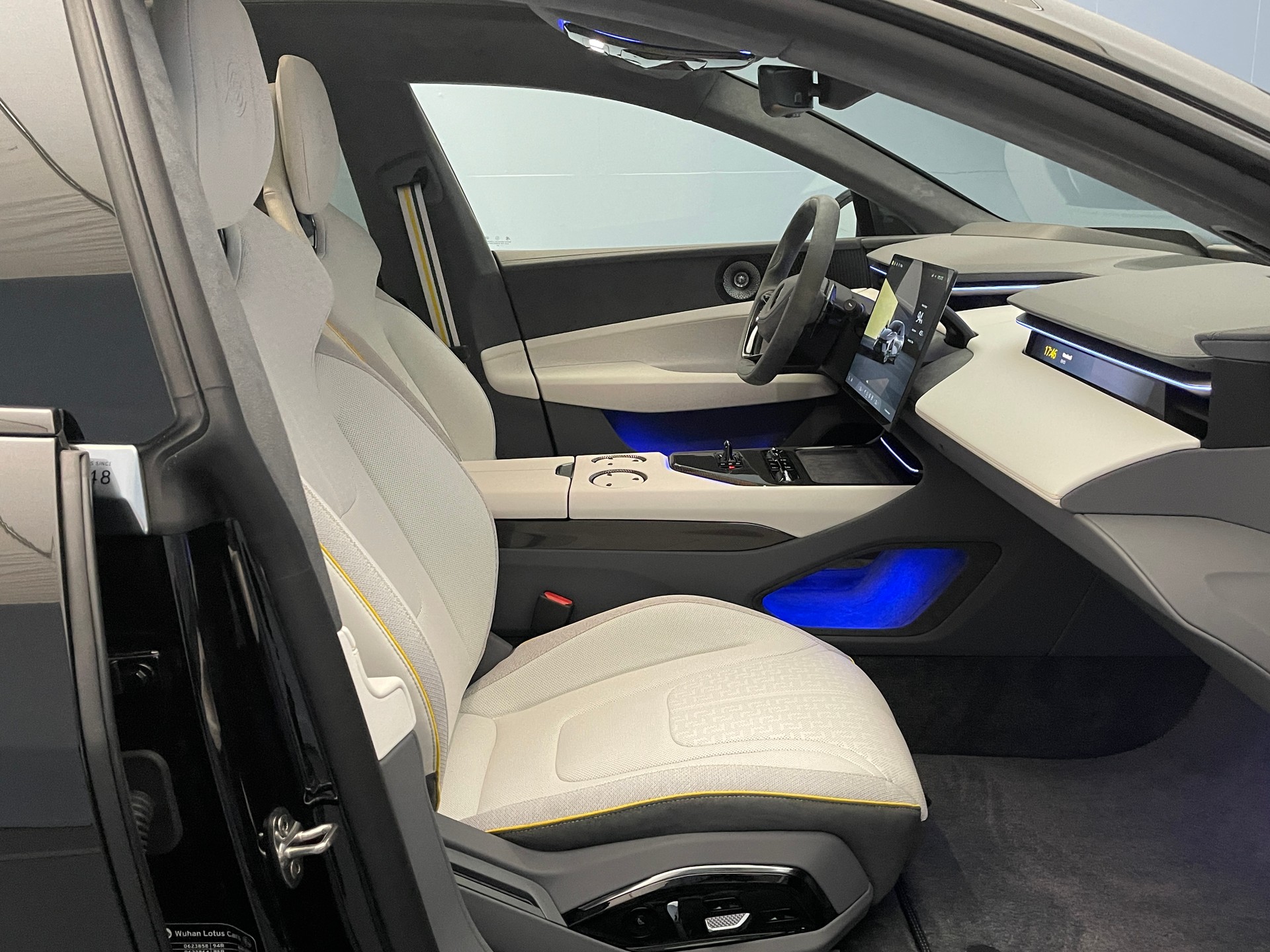 LOTUS Emeya S-image-5