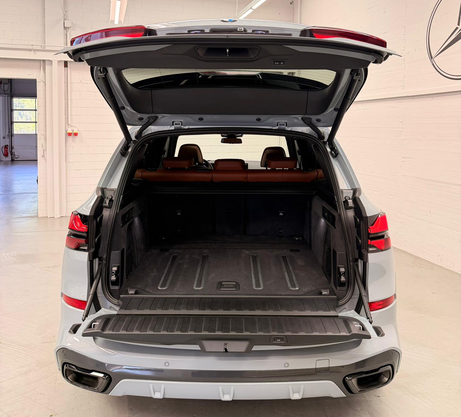 BMW X5 xDrive 48V 40d M Sport Pro Steptronic Limited Grey Performance mit 5Jahre Garantie bis Mai 2029-image-10