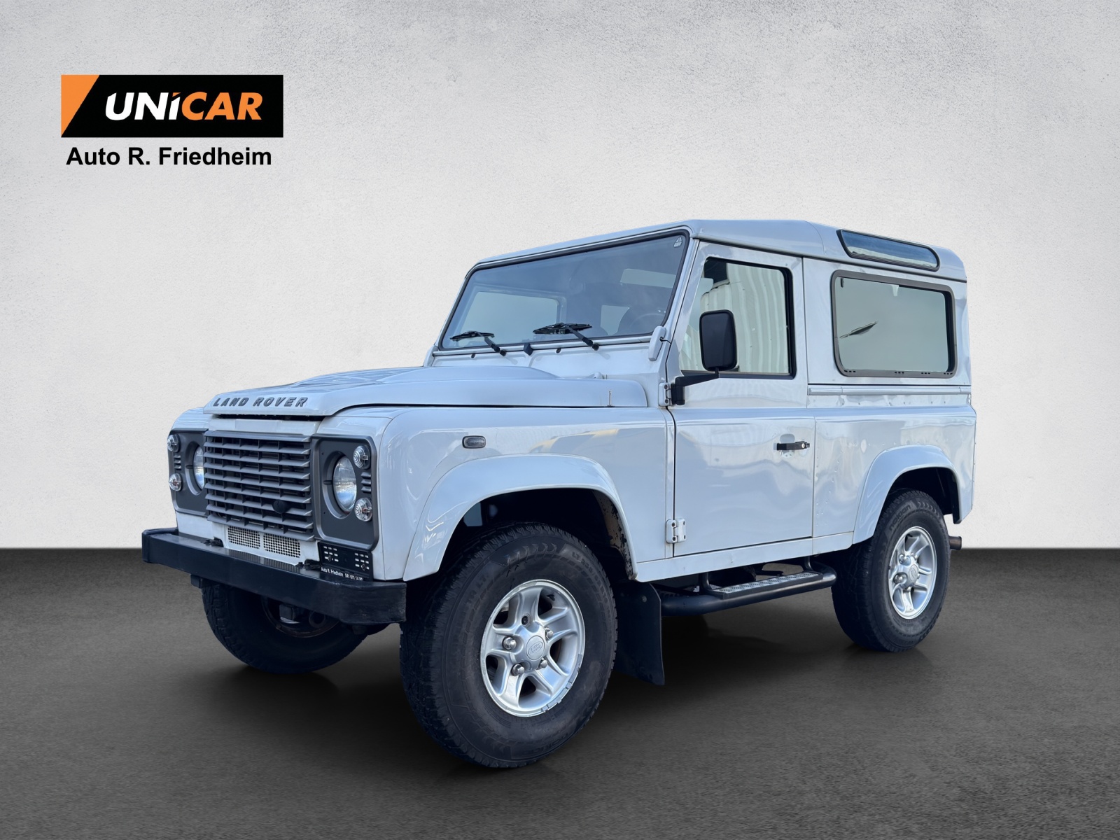 LAND ROVER Defender 90 2.2 TD4 Station Wagon-showroom-element-2