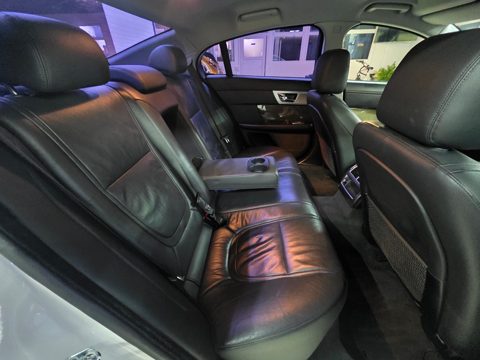 JAGUAR XF 2.2d Black Package-image-16