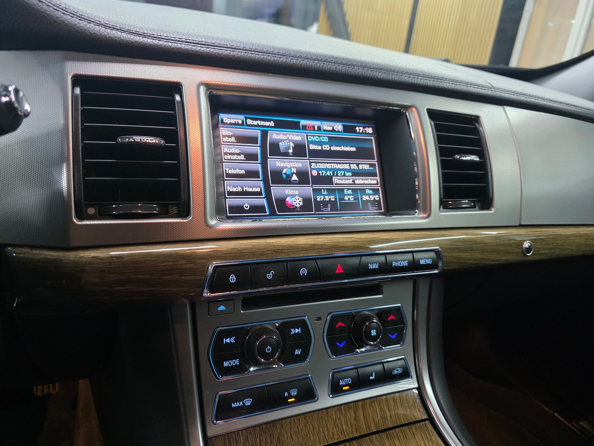 JAGUAR XF 2.2d Black Package-image-13