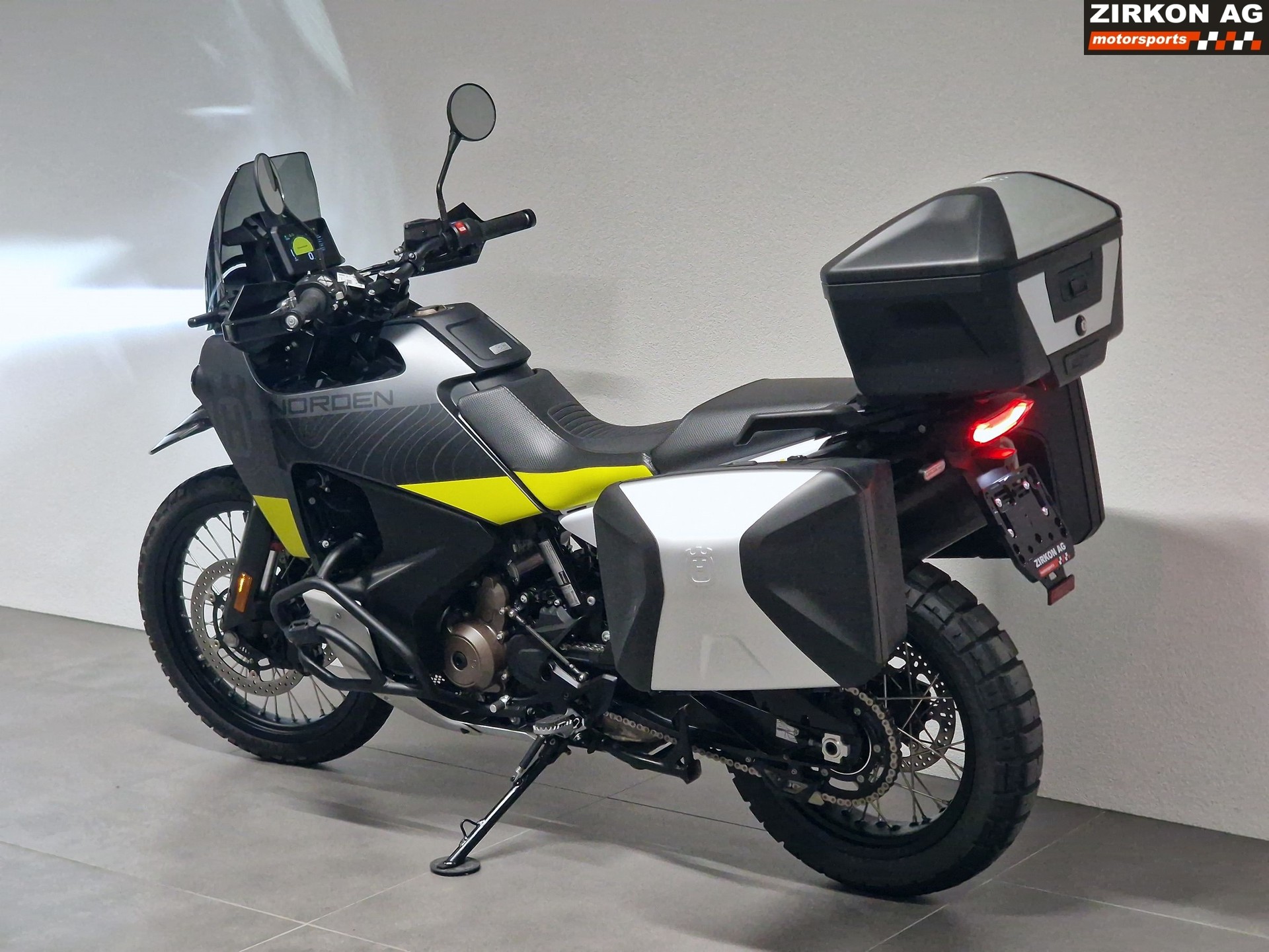 HUSQVARNA Norden 901-image-13