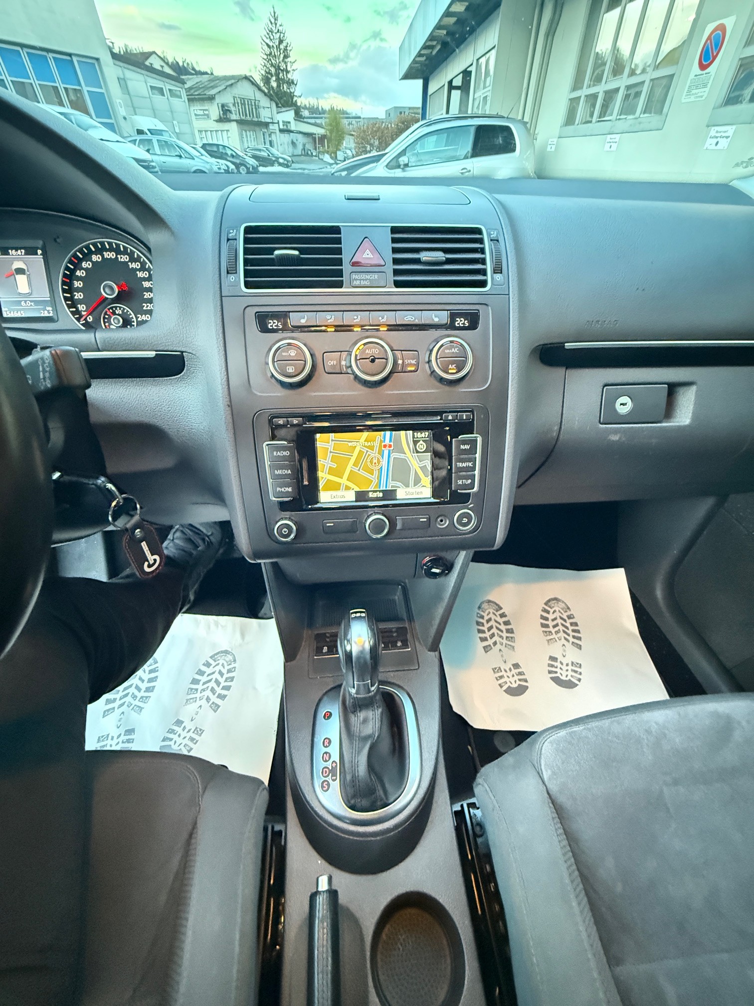 VW Touran 1.4 TSI Trendline-image-9