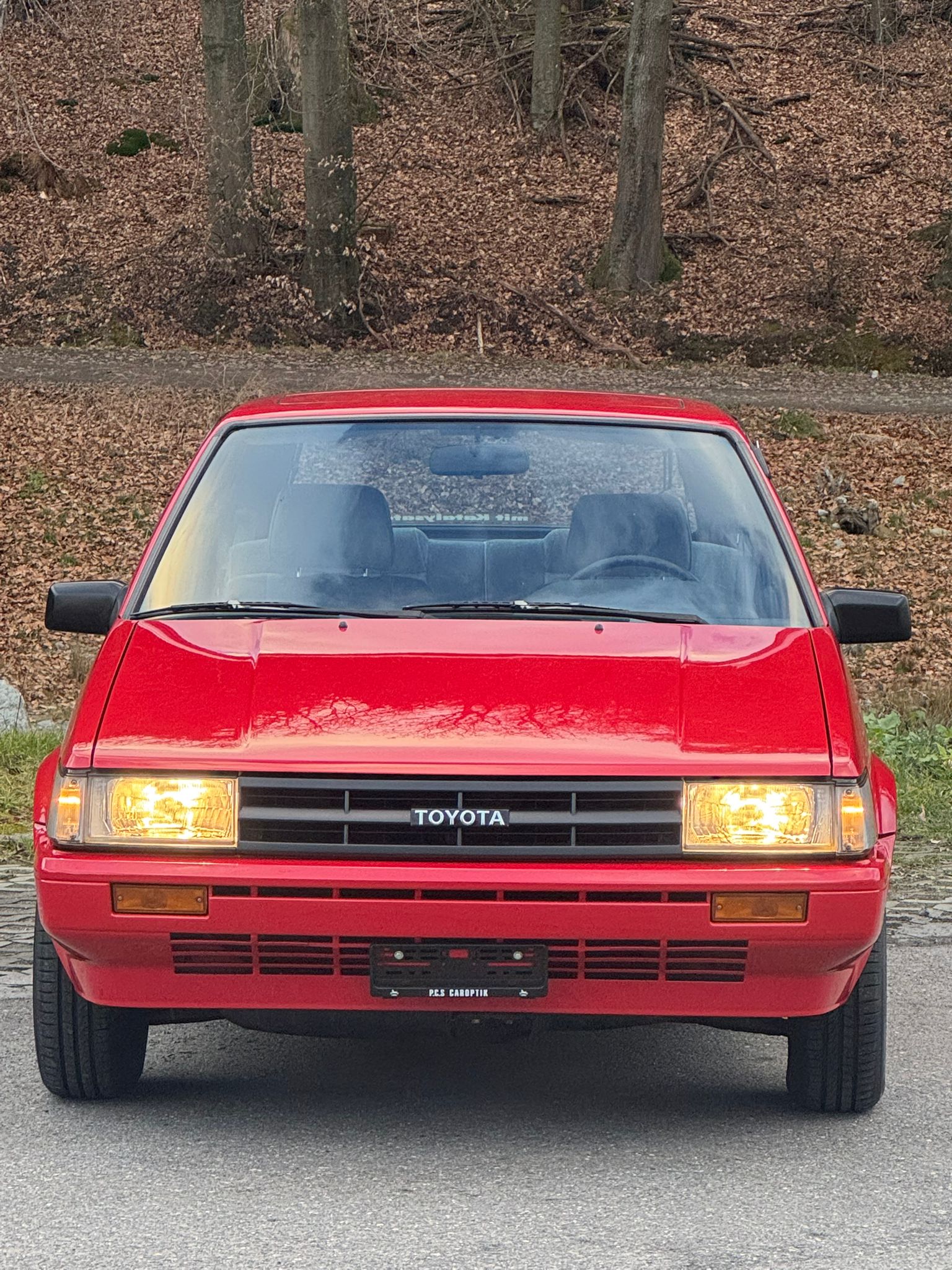 TOYOTA Corolla 1300 GL Liftback-image-2