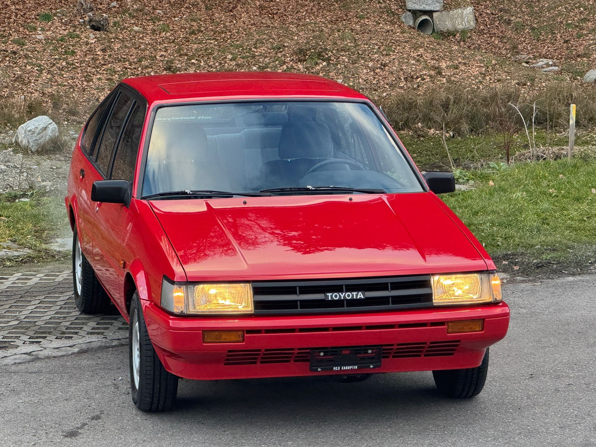 TOYOTA Corolla 1300 GL Liftback-image-14