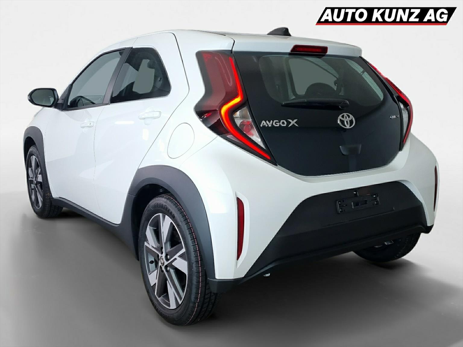 TOYOTA Aygo X 1.5 VVT-i HSD Comfort-showroom-element-1