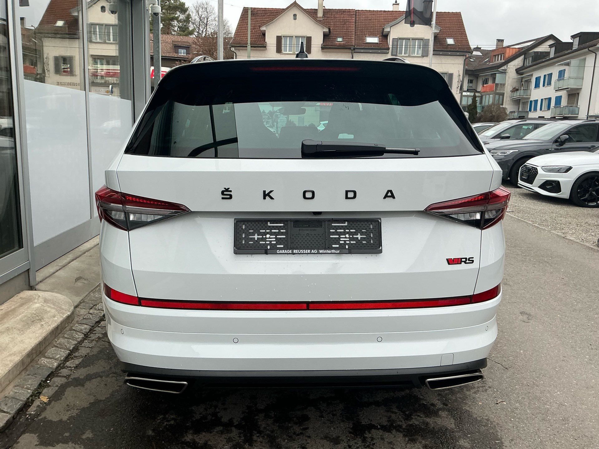 SKODA Kodiaq RS 4x4 *** TOPAUSSTATTUNG MIT WERKSGARANTIE ***-image-4