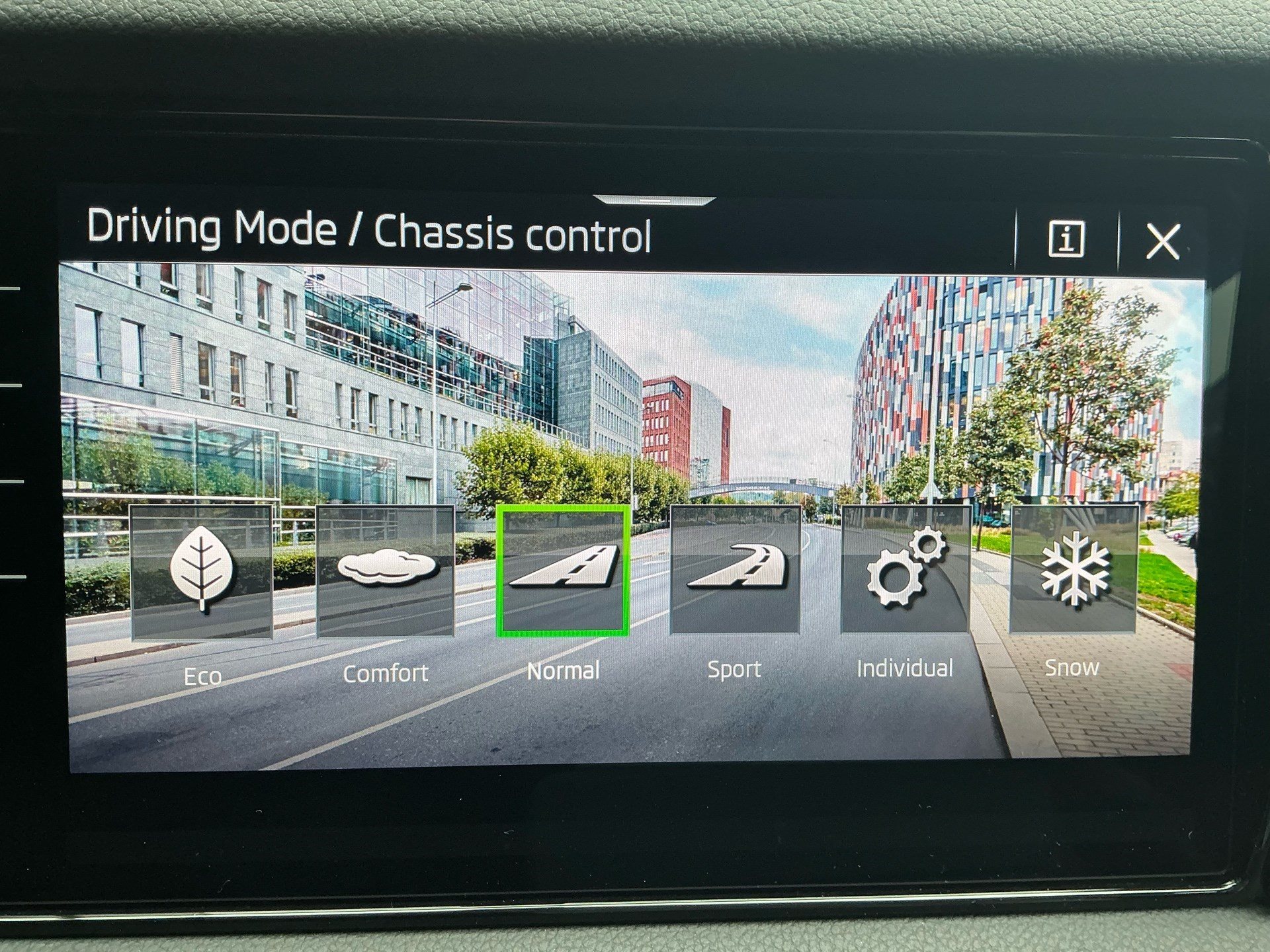 SKODA Kodiaq RS 4x4 *** TOPAUSSTATTUNG MIT WERKSGARANTIE ***-image-14
