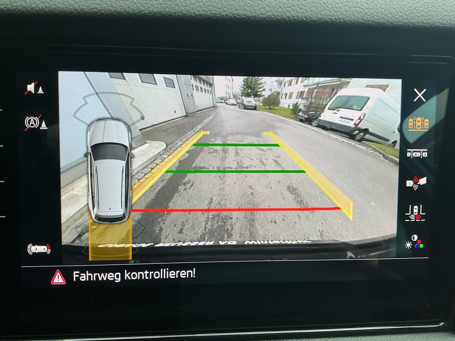 SKODA Kodiaq RS 4x4 *** TOPAUSSTATTUNG MIT WERKSGARANTIE ***-image-17