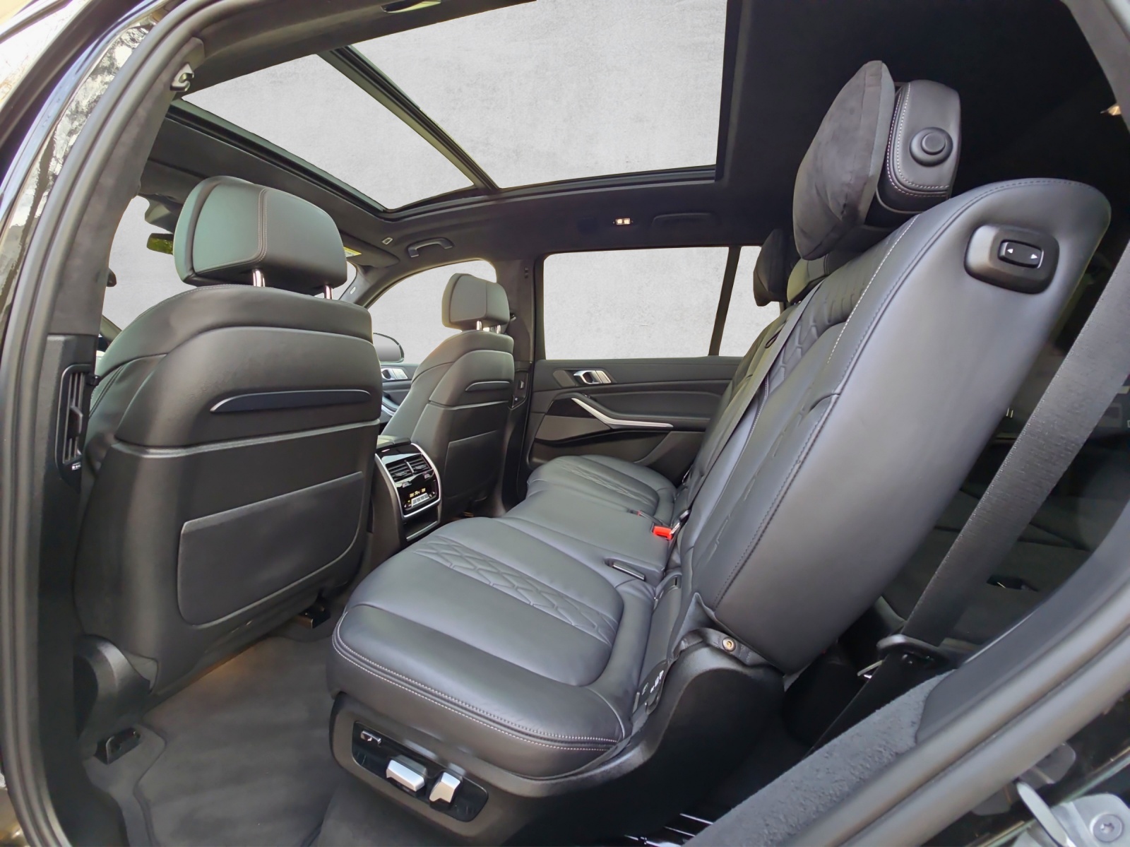 BMW X7 xDrive M50i Steptronic-image-11