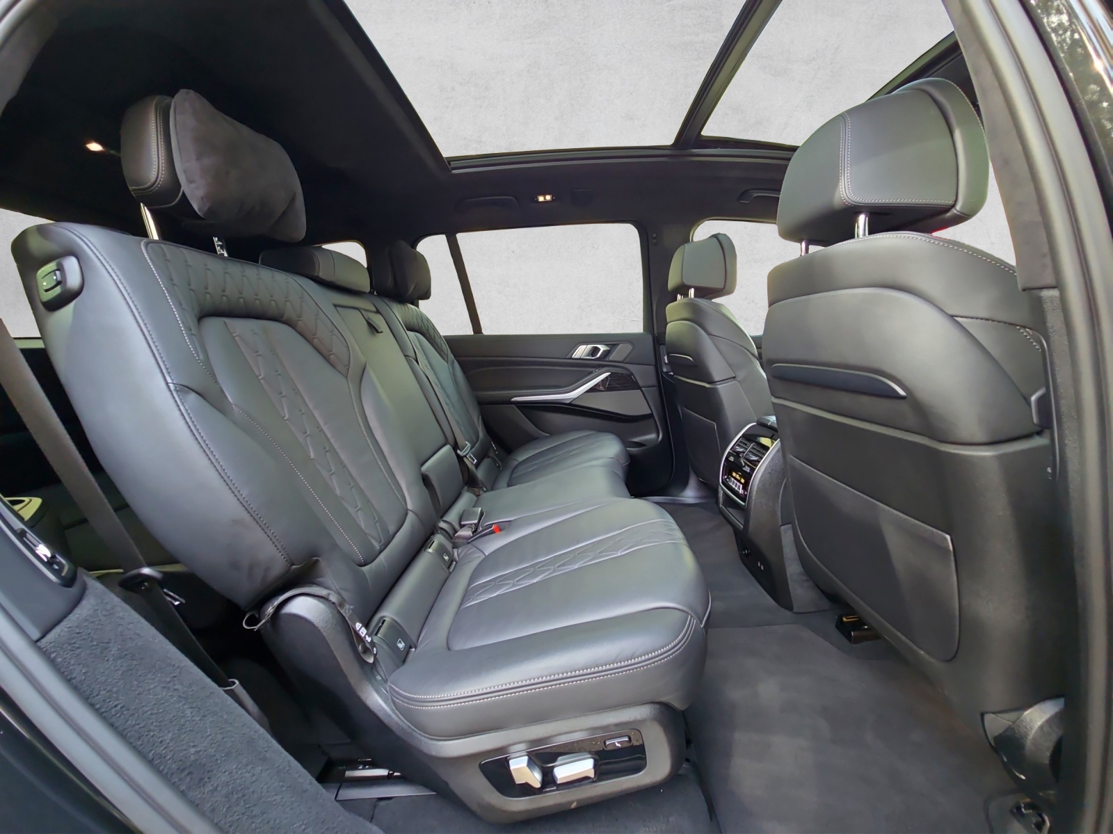 BMW X7 xDrive M50i Steptronic-image-14