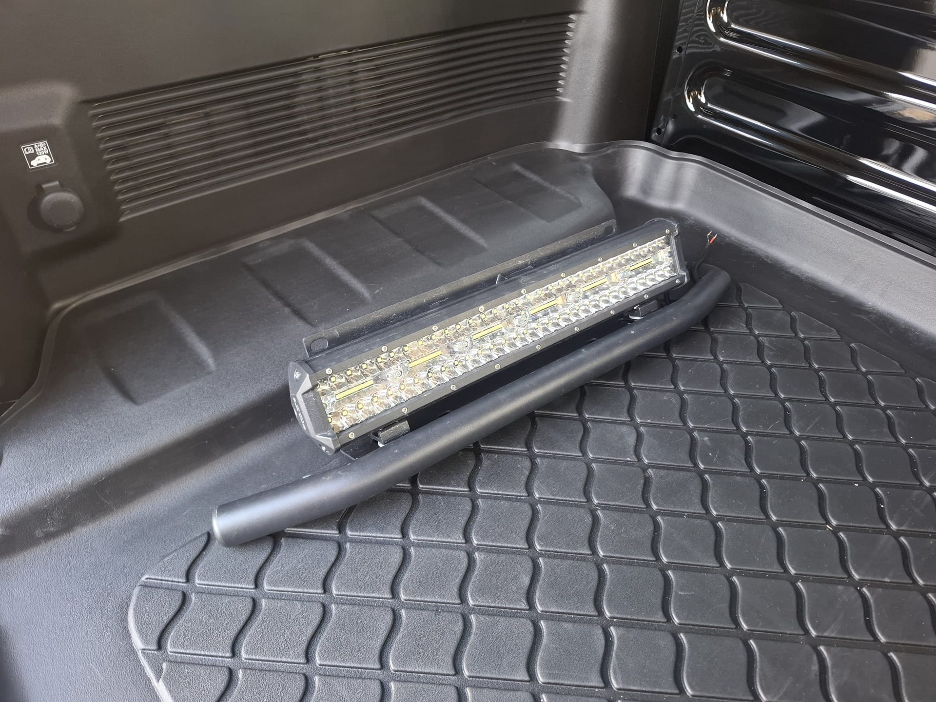 SUZUKI Jimny 1.5 Compact+ 4x4-image-9