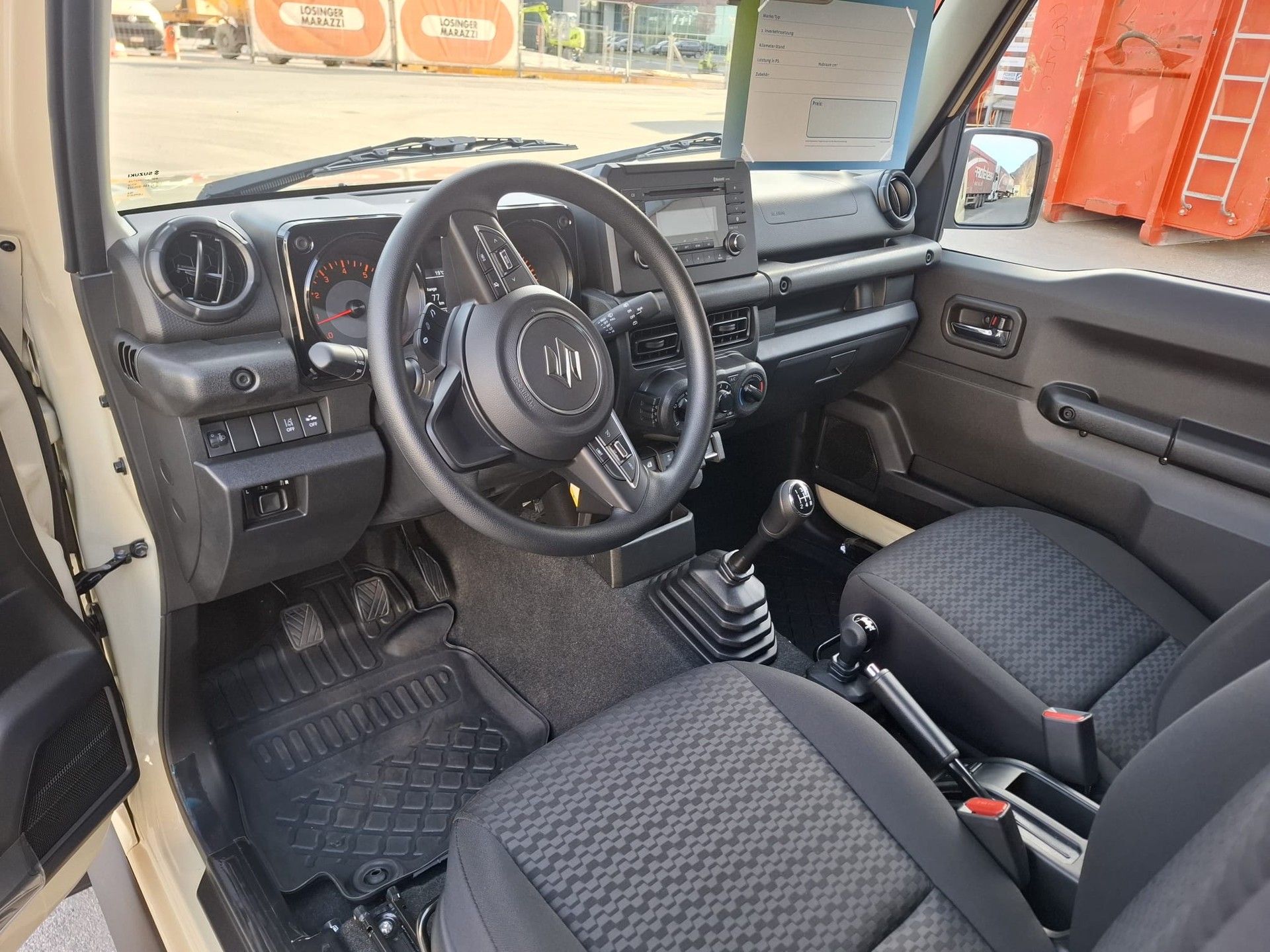 SUZUKI Jimny 1.5 Compact+ 4x4-image-6
