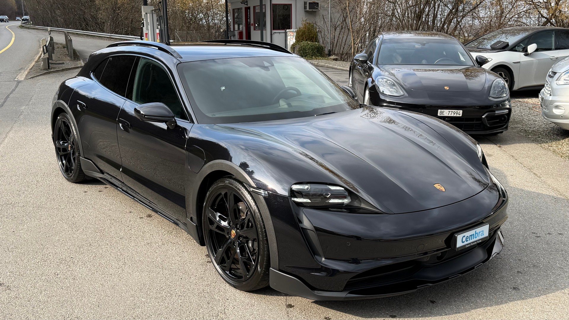 PORSCHE Taycan 4 Cross Turismo-image-7