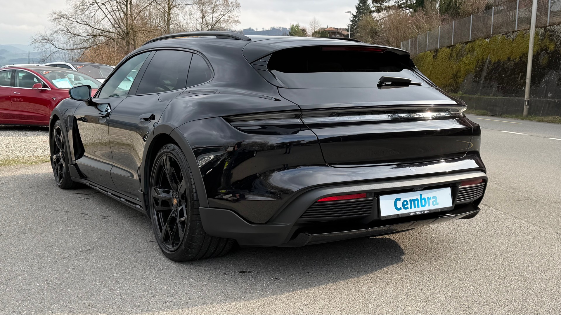 PORSCHE Taycan 4 Cross Turismo-image-4