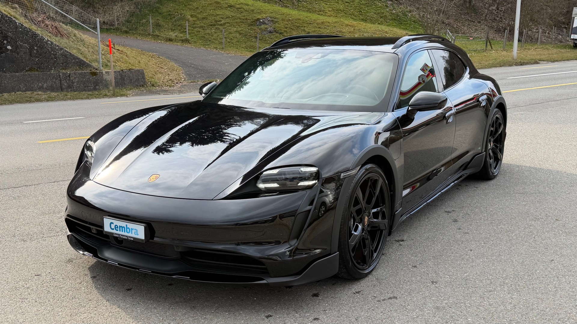 PORSCHE Taycan 4 Cross Turismo
