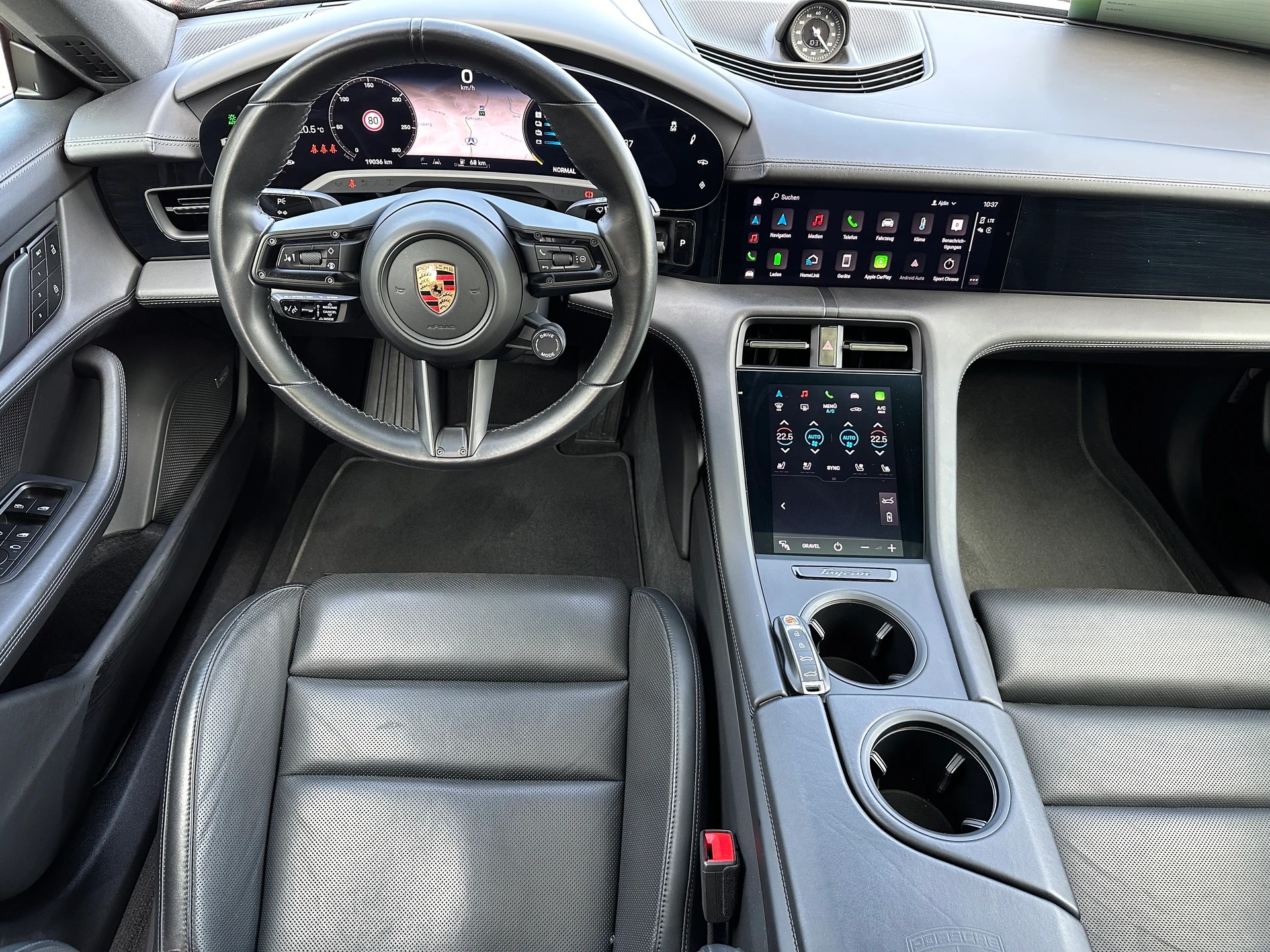 PORSCHE Taycan 4 Cross Turismo-image-10