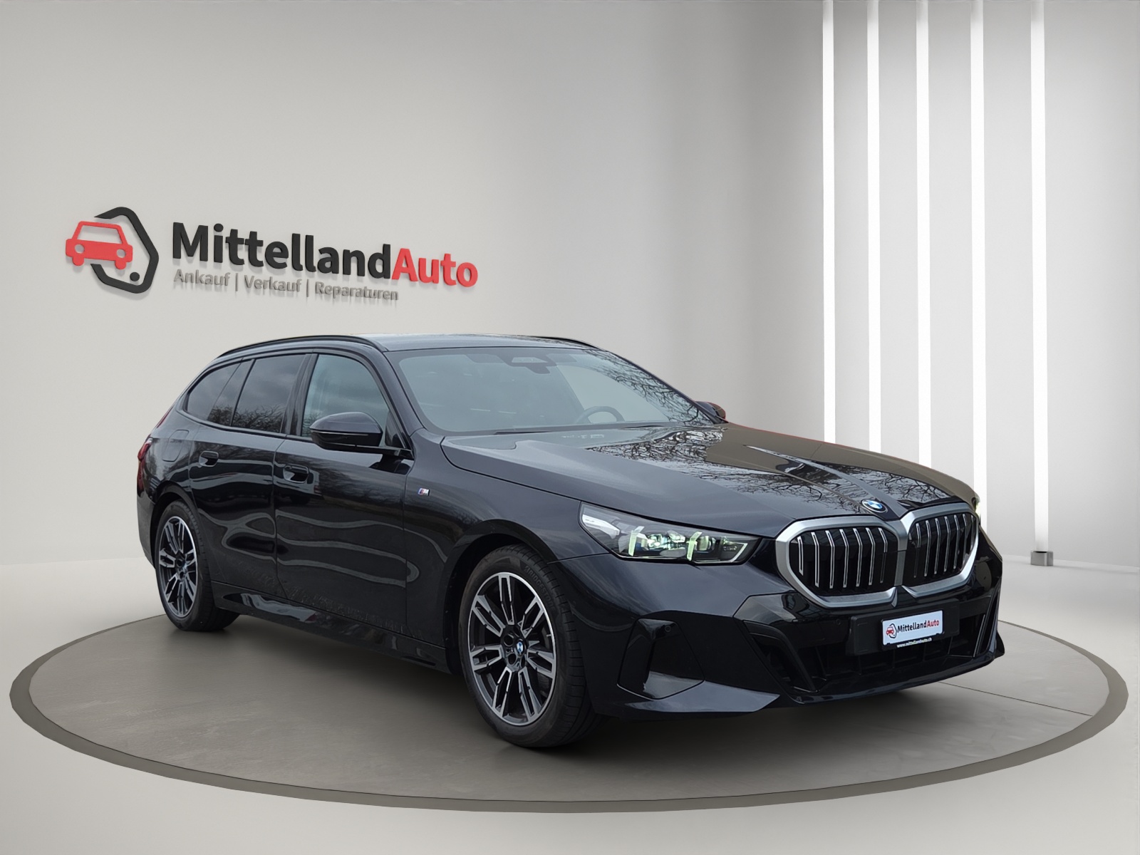 BMW 520d xDrive 48V Touring M Sport Steptronic-showroom-element-2