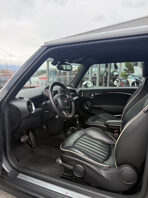 MINI Cooper S Steptronic-image-5