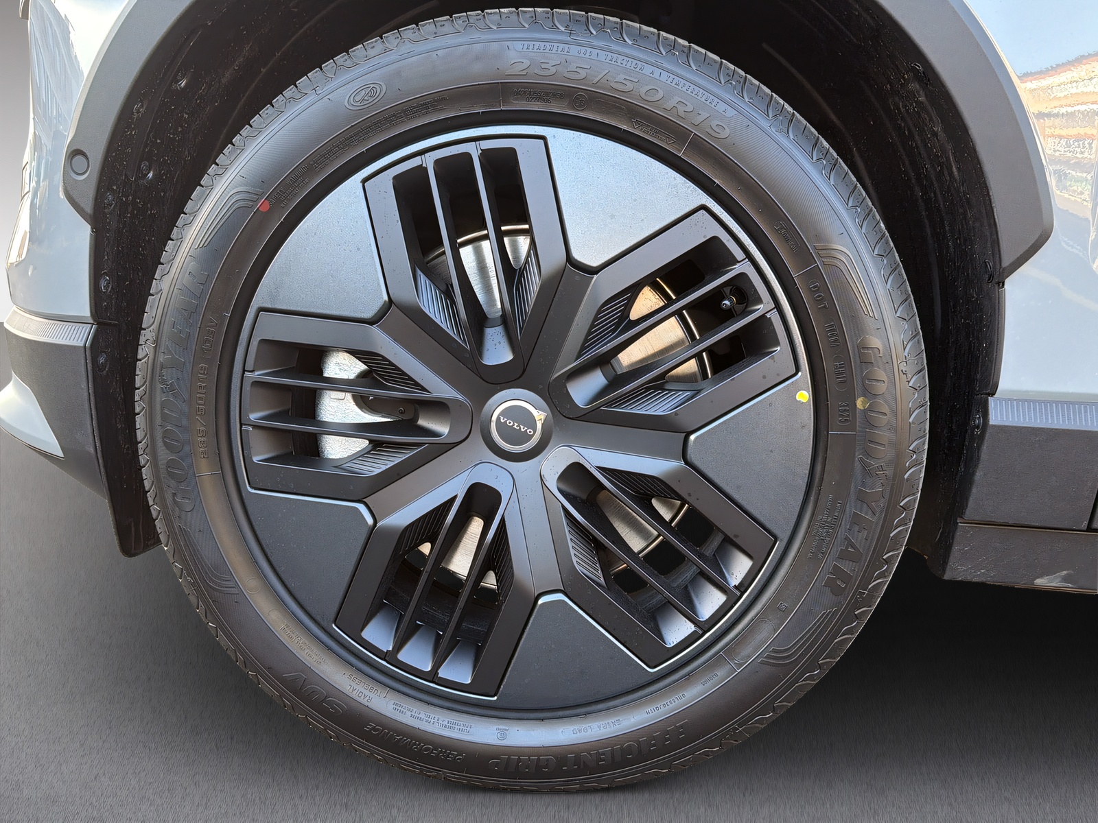 VOLVO EX30 Cross Country E60 69kWh Twin Performance AWD-image-5
