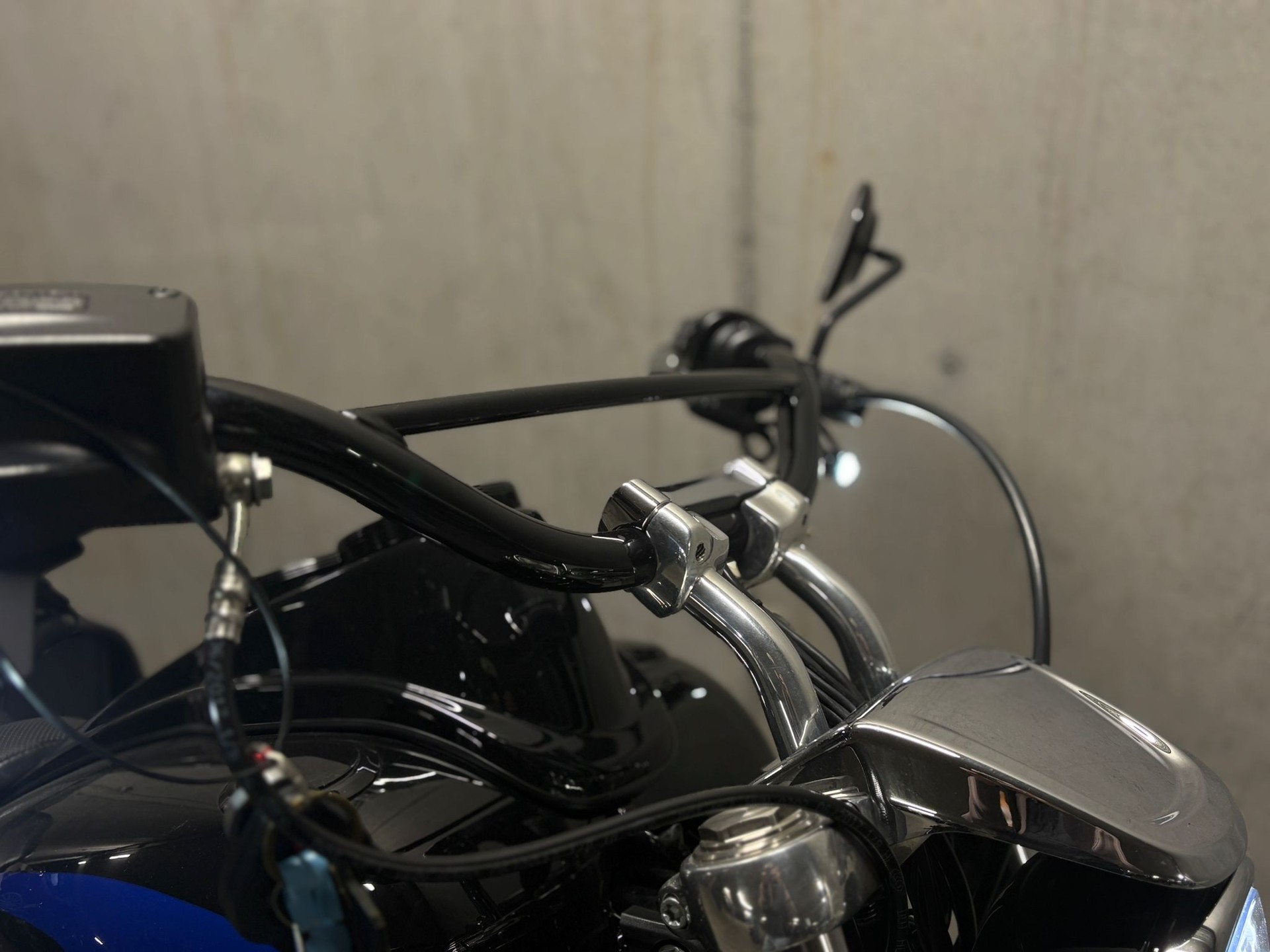 HARLEY-DAVIDSON FXLR Low Rider 107 ABS-image-9
