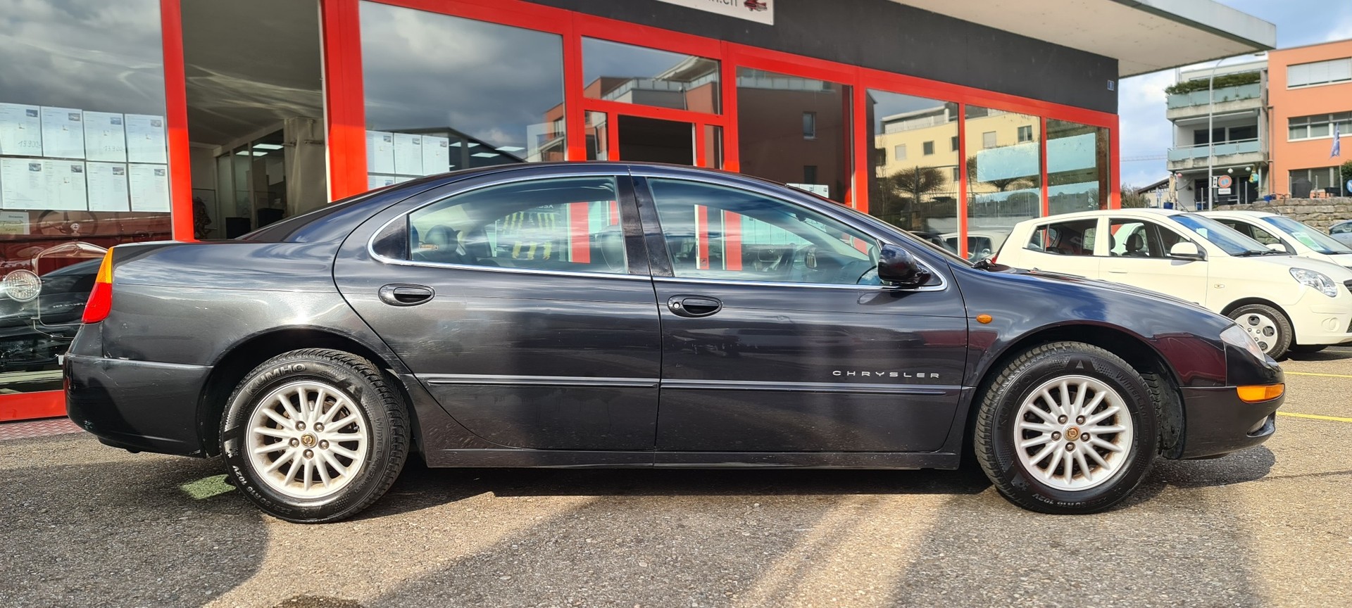 CHRYSLER 300M-showroom-element-1