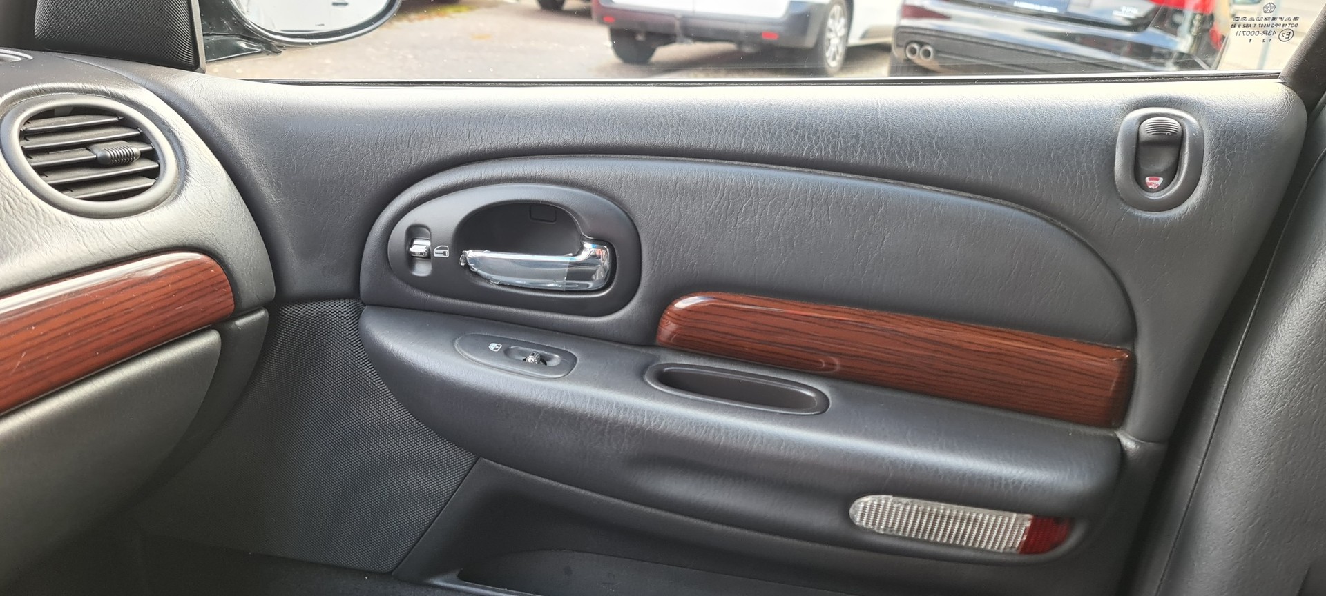 CHRYSLER 300M-image-18