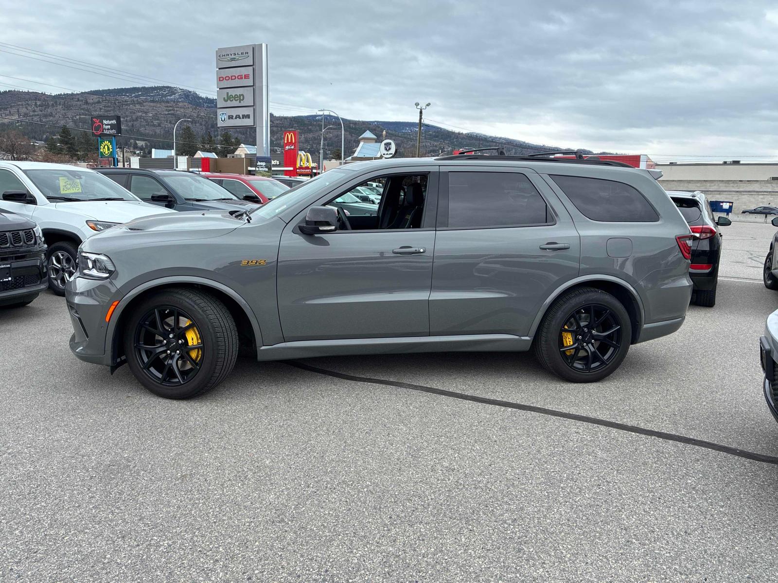 DODGE Durango 6.4 V8 SRT Alchemi 475 PS / 6-Plätzer / 3.5T AHK