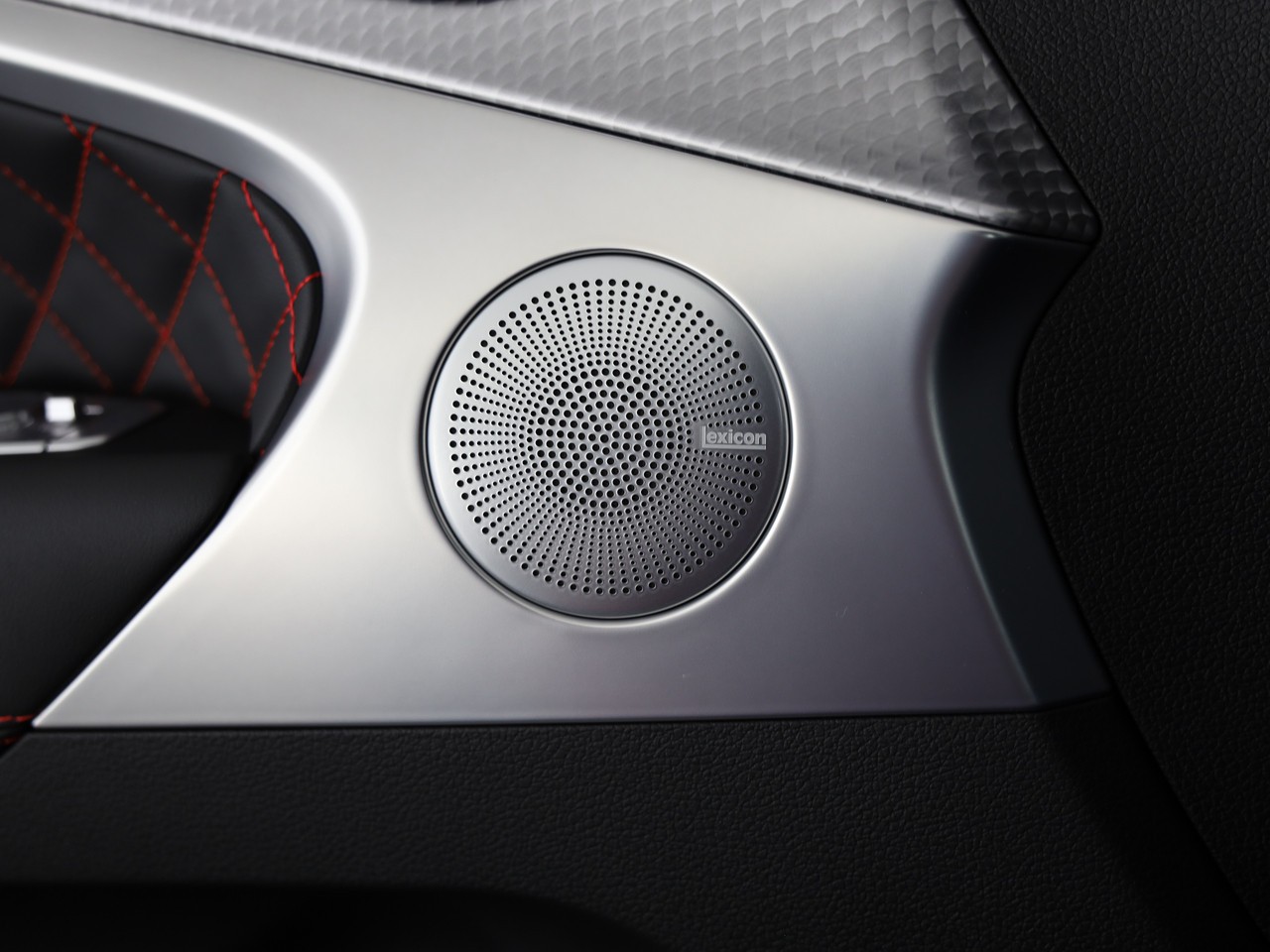 GENESIS Shooting Brake 2.0T AWD Sport-image-16