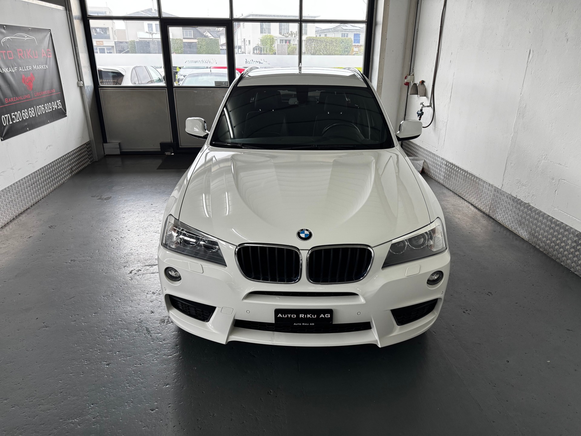 BMW X3 xDrive 20d Steptronic-showroom-element-3