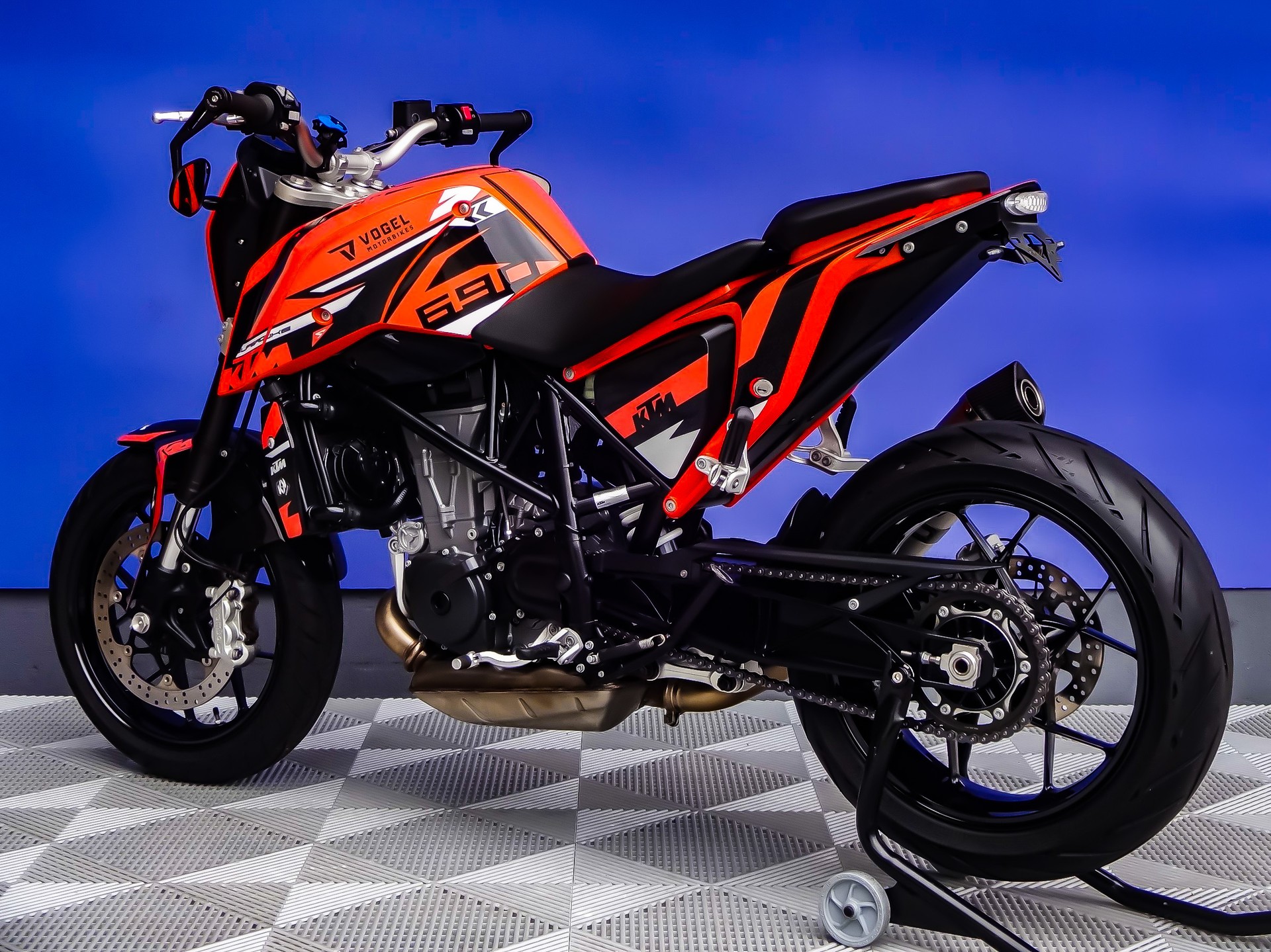 KTM 690 Duke ABS-image-4
