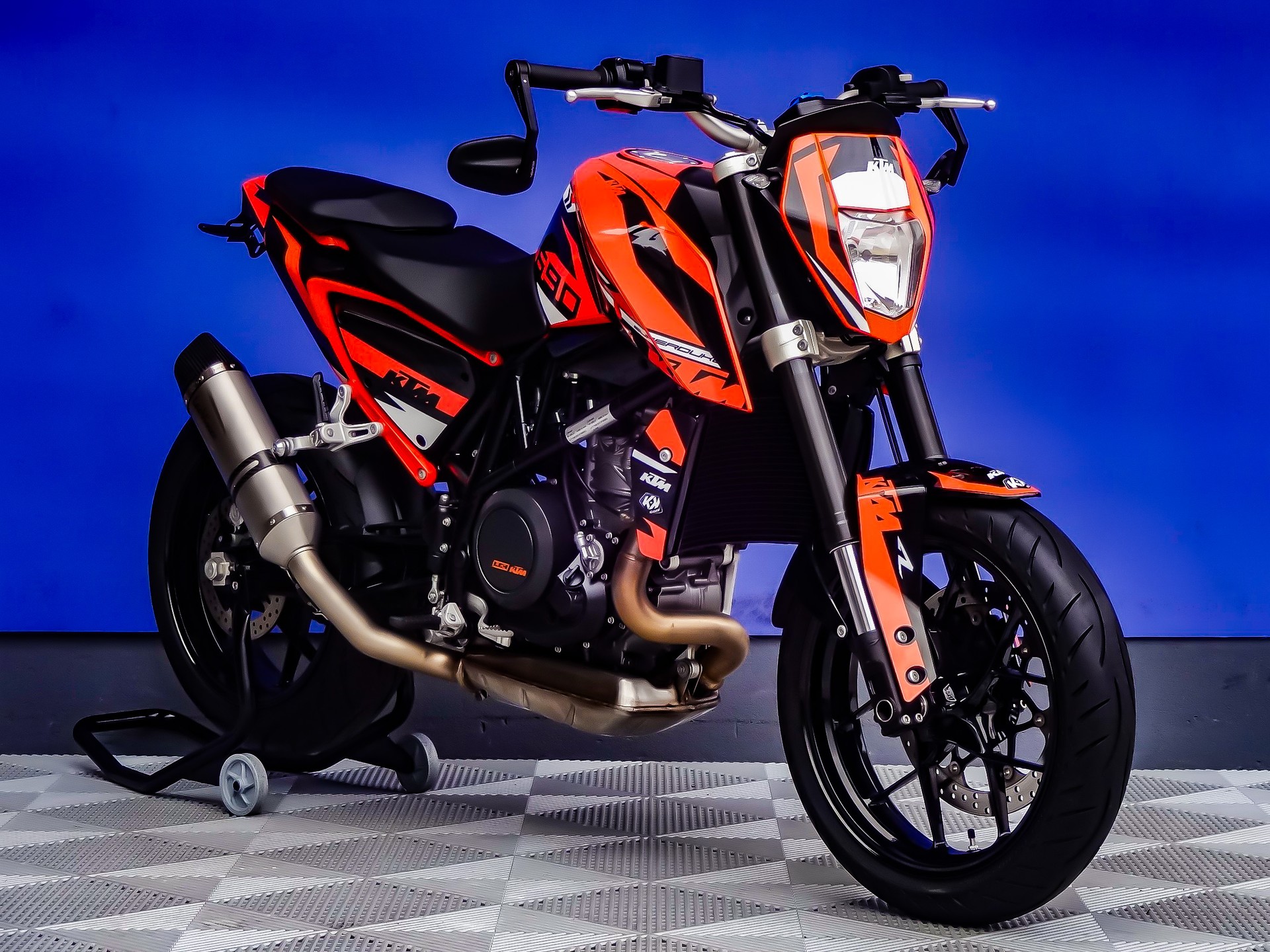 KTM 690 Duke ABS-image-1