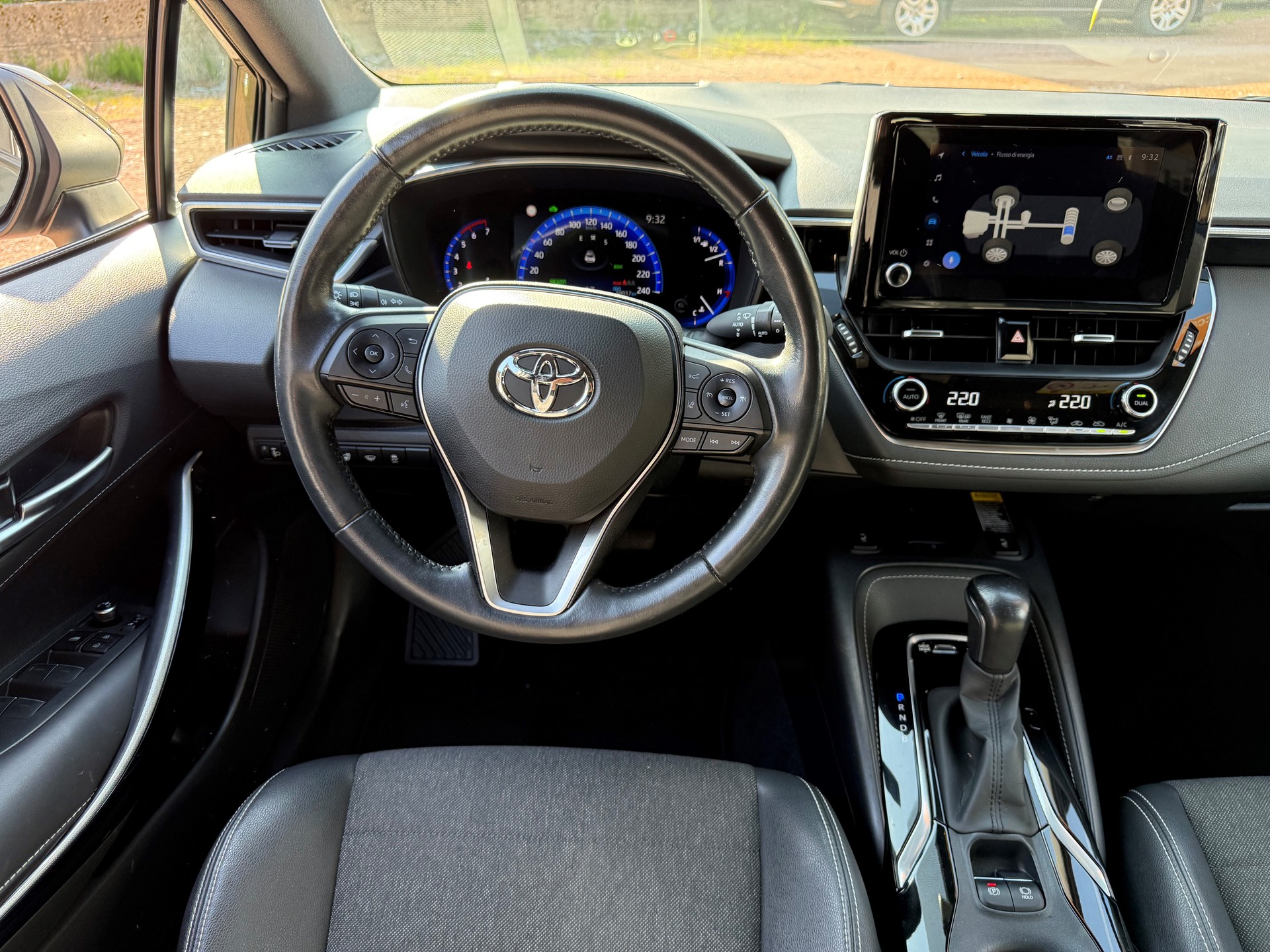 TOYOTA Corolla 1.8 HSD Trend e-CVT-image-8