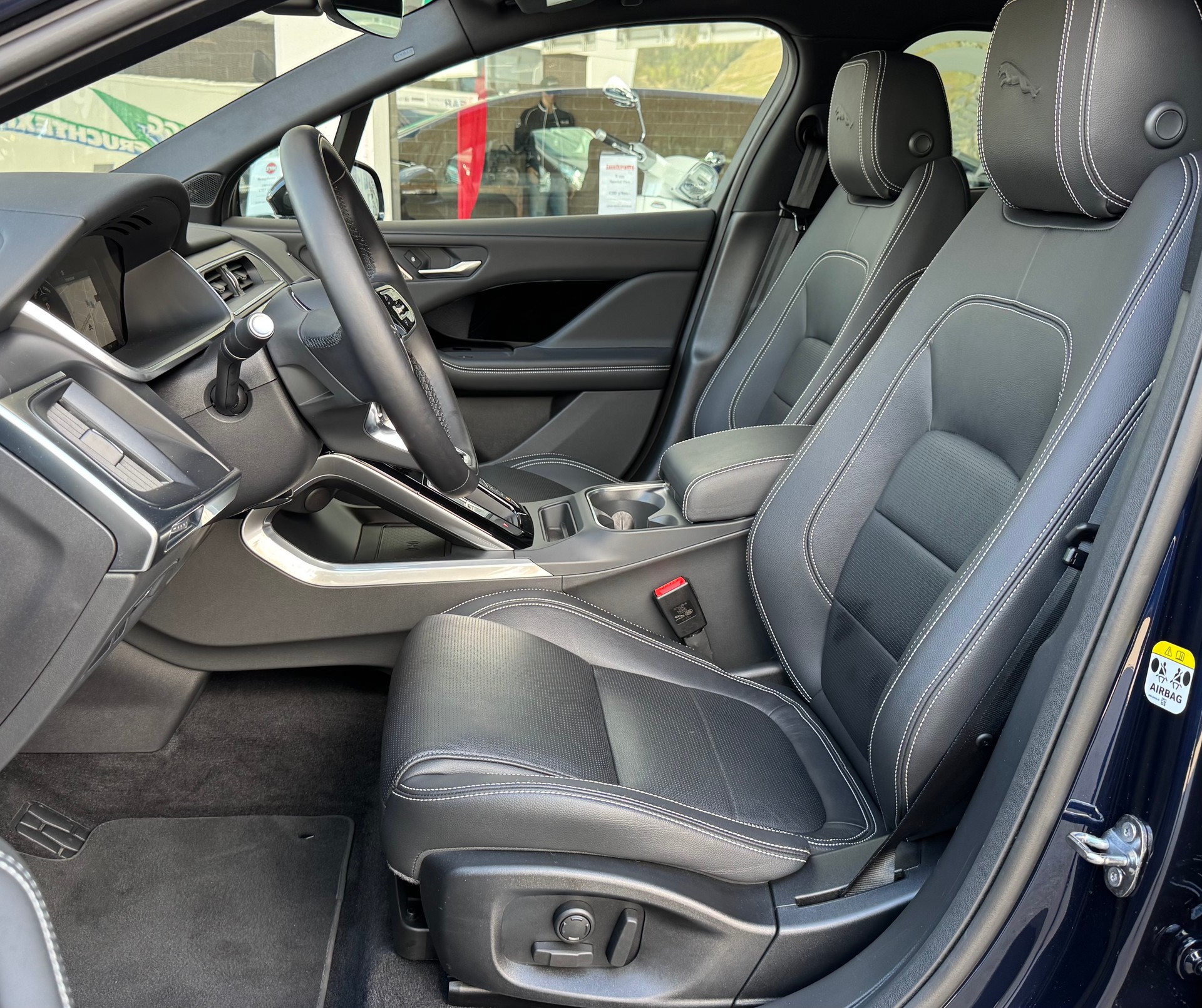 JAGUAR I-Pace EV400 90kW/h R-Dynamic SE-image-7