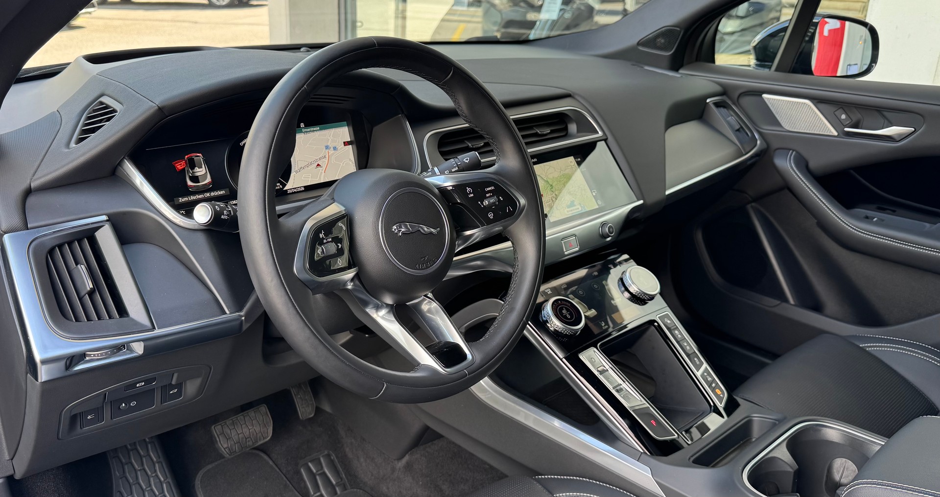JAGUAR I-Pace EV400 90kW/h R-Dynamic SE-image-6