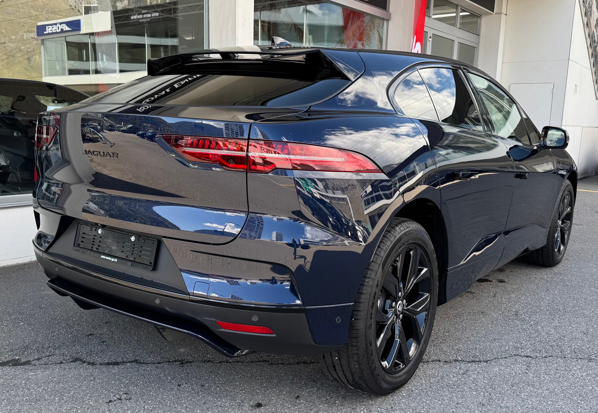 JAGUAR I-Pace EV400 90kW/h R-Dynamic SE-image-4