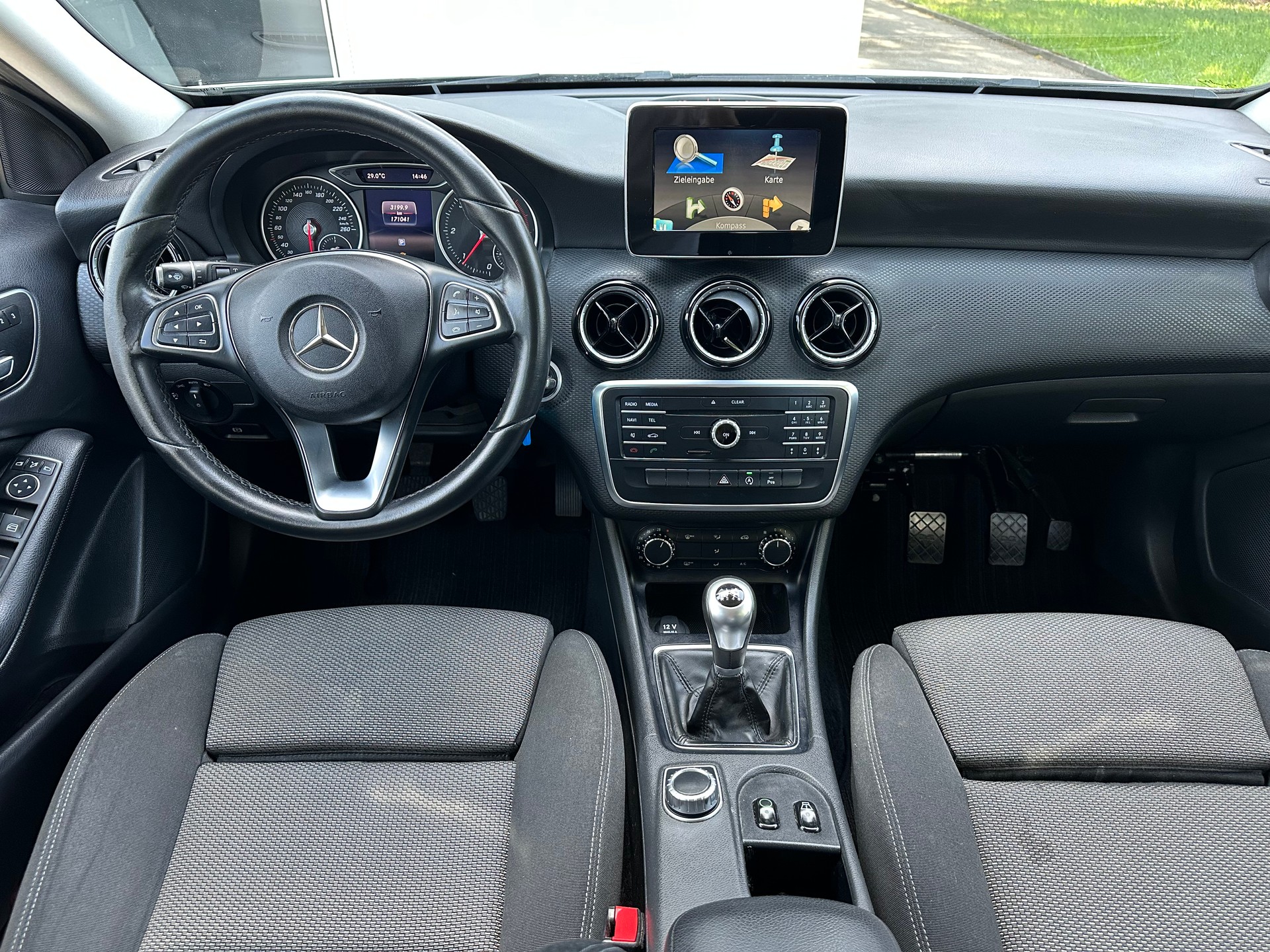 MERCEDES-BENZ A 180 CDI Urban-image-6