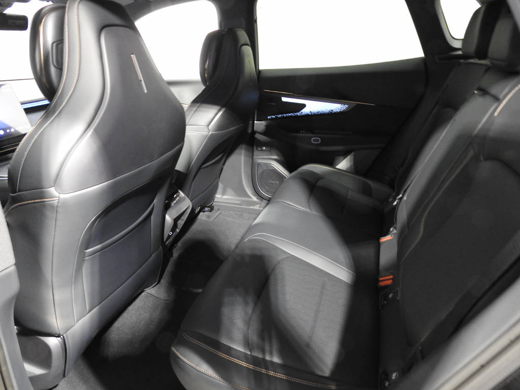 LYNK & CO 01 1.5 PHEV More-image-12