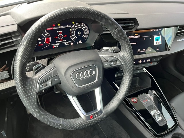 AUDI RS3 Sportback 2.5 TSI quattro S-tronic-image-9