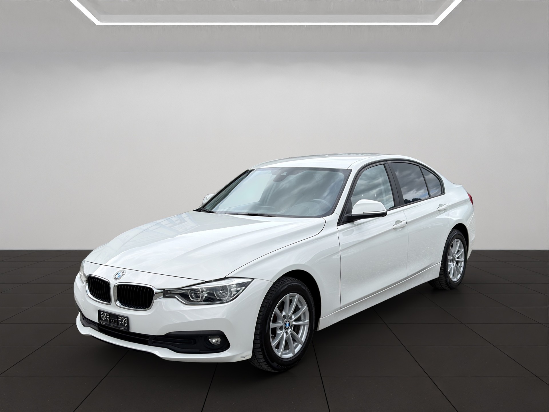 BMW 318d xDrive Sport Line-image-4