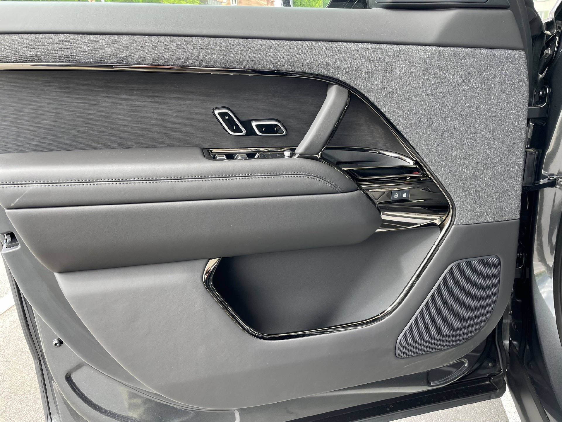 LAND ROVER Range Rover Sport 3.0 I6 P550e Autobiography-image-5