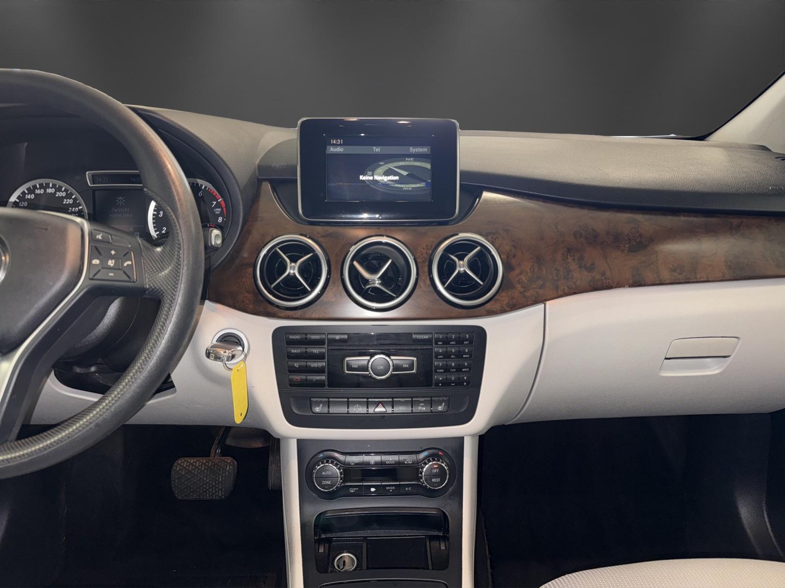MERCEDES-BENZ B 180 7G-DCT-image-10