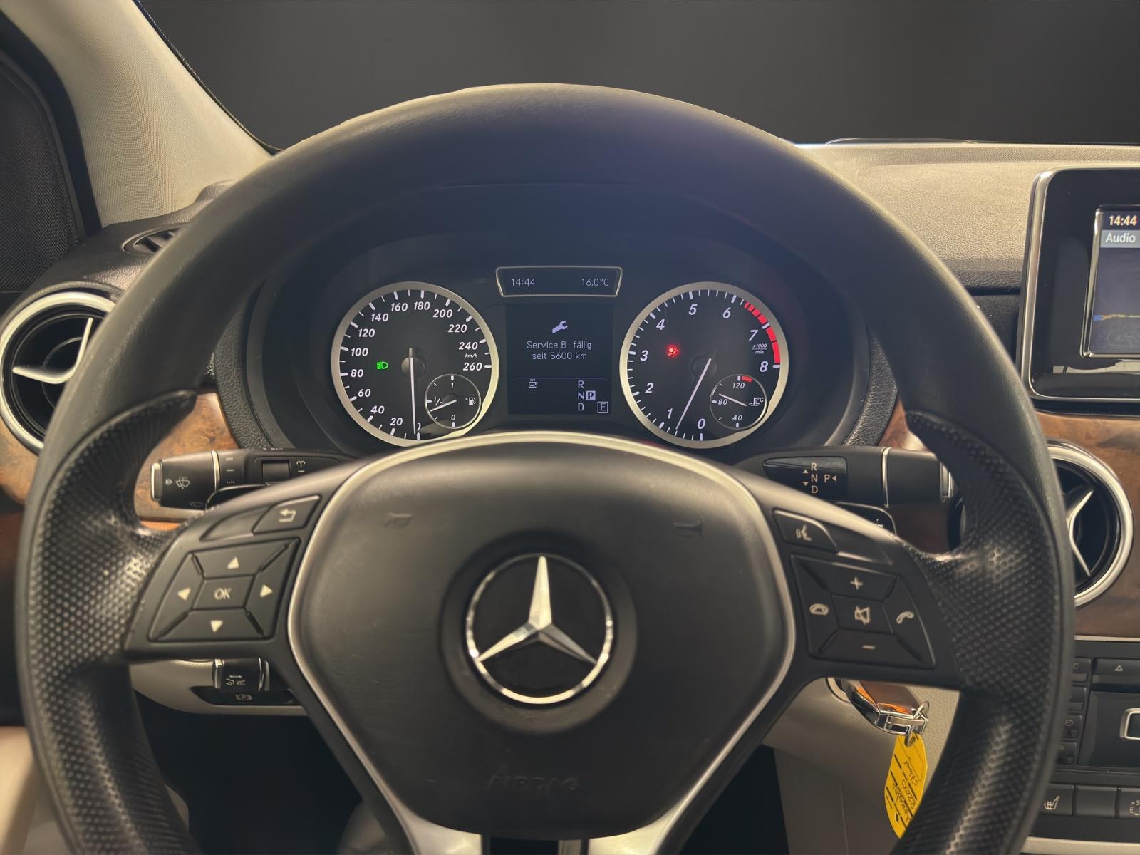 MERCEDES-BENZ B 180 7G-DCT-image-12