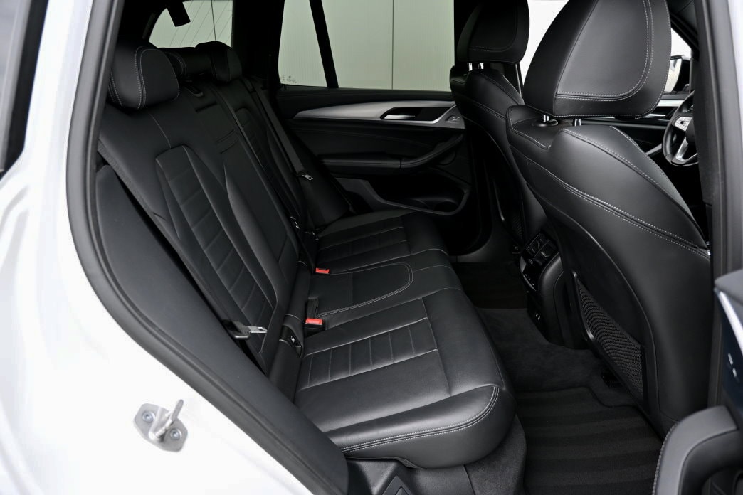 BMW iX3 Impressive-image-7