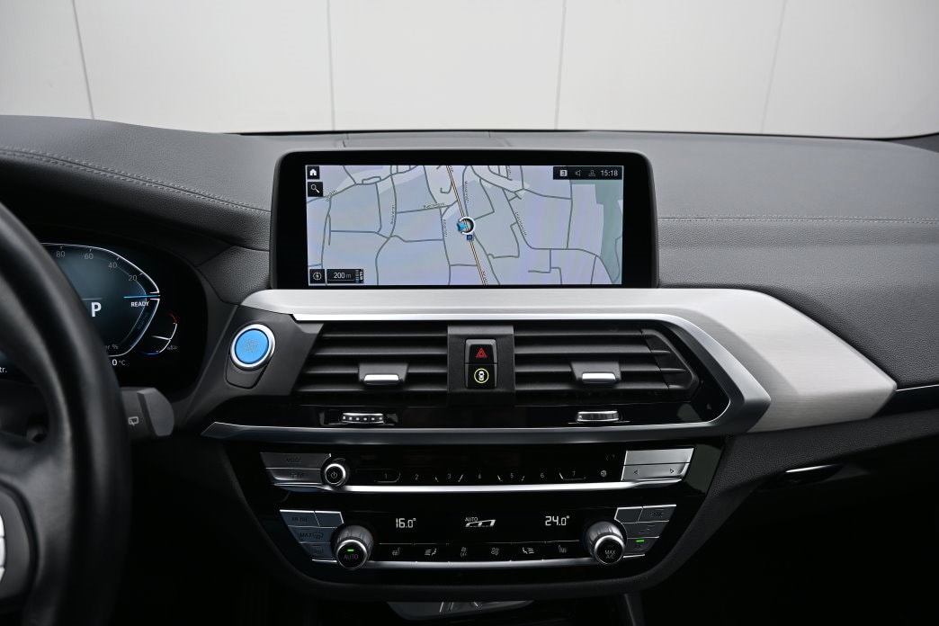 BMW iX3 Impressive-image-12