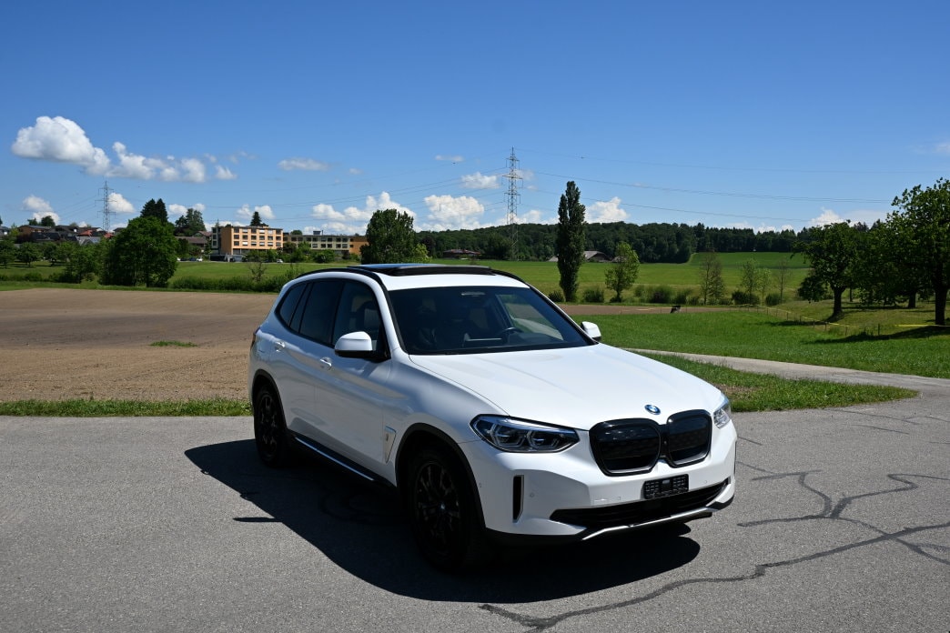 BMW iX3 Impressive-image-1