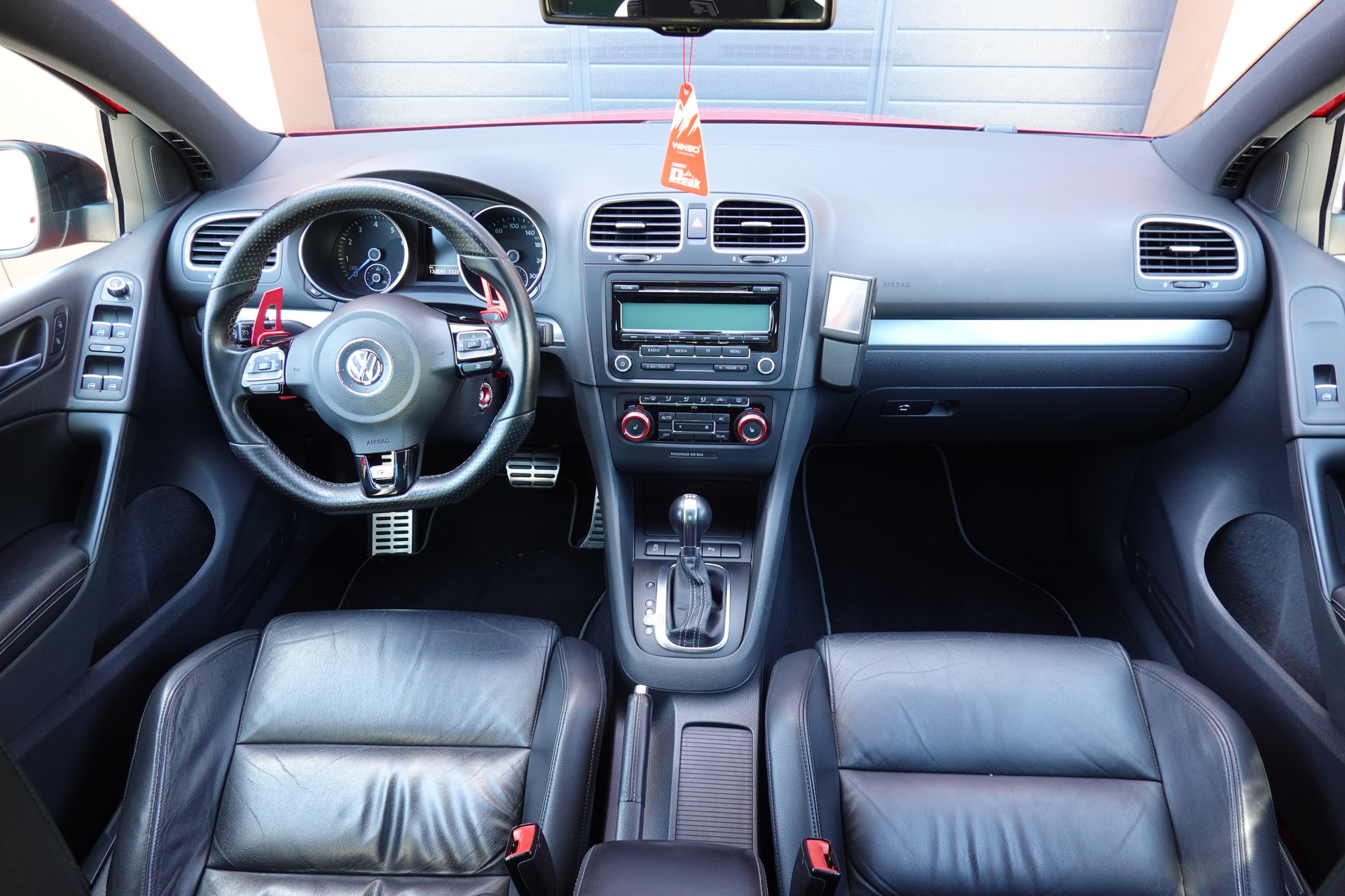 VW Golf 2.0 TSI R 4Motion DSG - " CH Auto * Capteur de recul * Toit Ouvrant * Phares Xenon "-image-10
