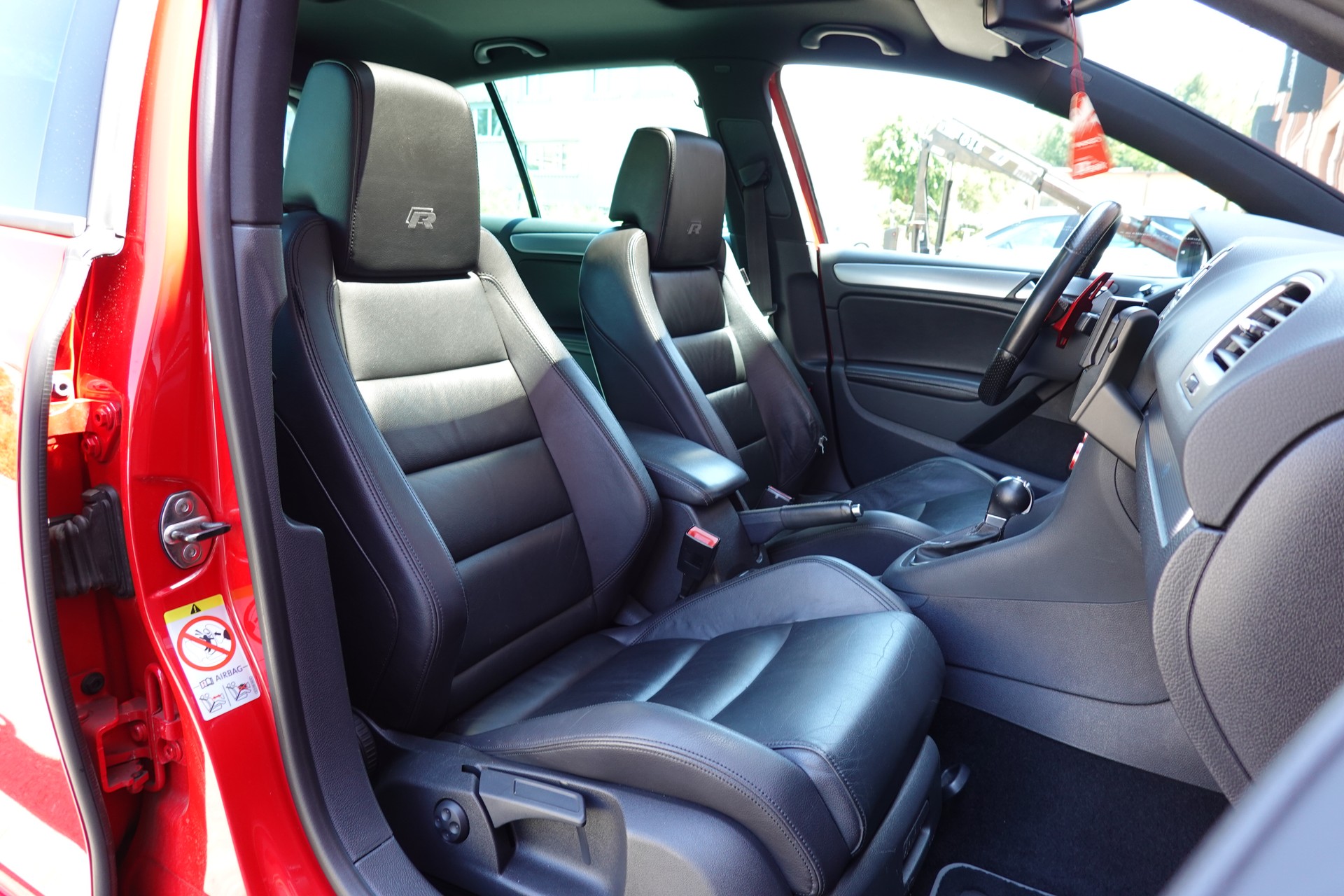 VW Golf 2.0 TSI R 4Motion DSG - " CH Auto * Capteur de recul * Toit Ouvrant * Phares Xenon "-image-20