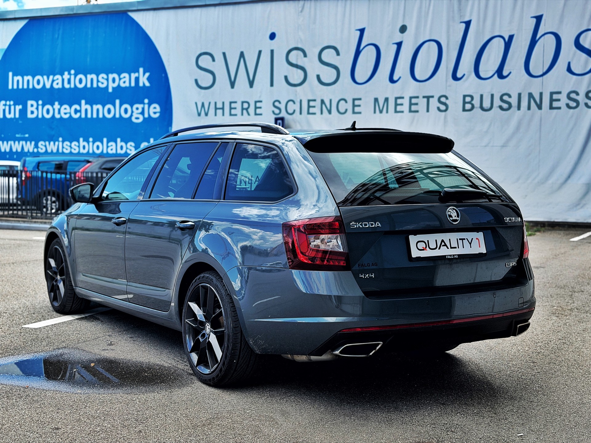 SKODA Octavia Combi 2.0 TDI RS 4x4 DSG-showroom-element-2
