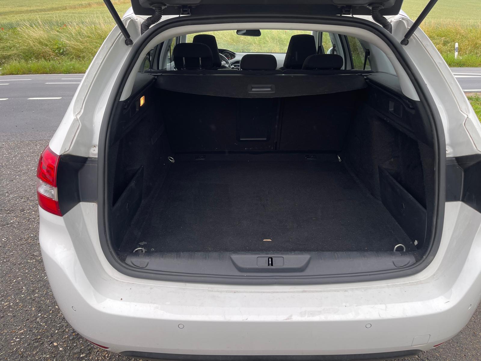 PEUGEOT 308 SW 1.2 THP Style-image-3